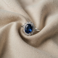 Inel clasic halo cu safir